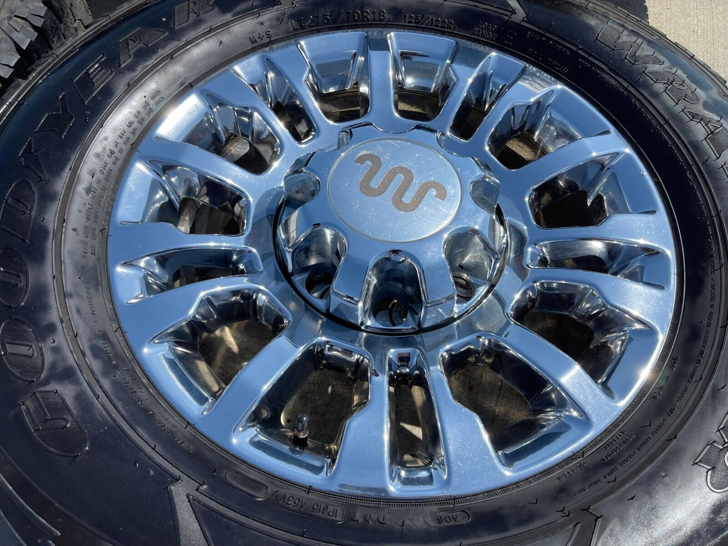 18" Ford F-250 F-350 OEM rims wheels 10290 chrome tires