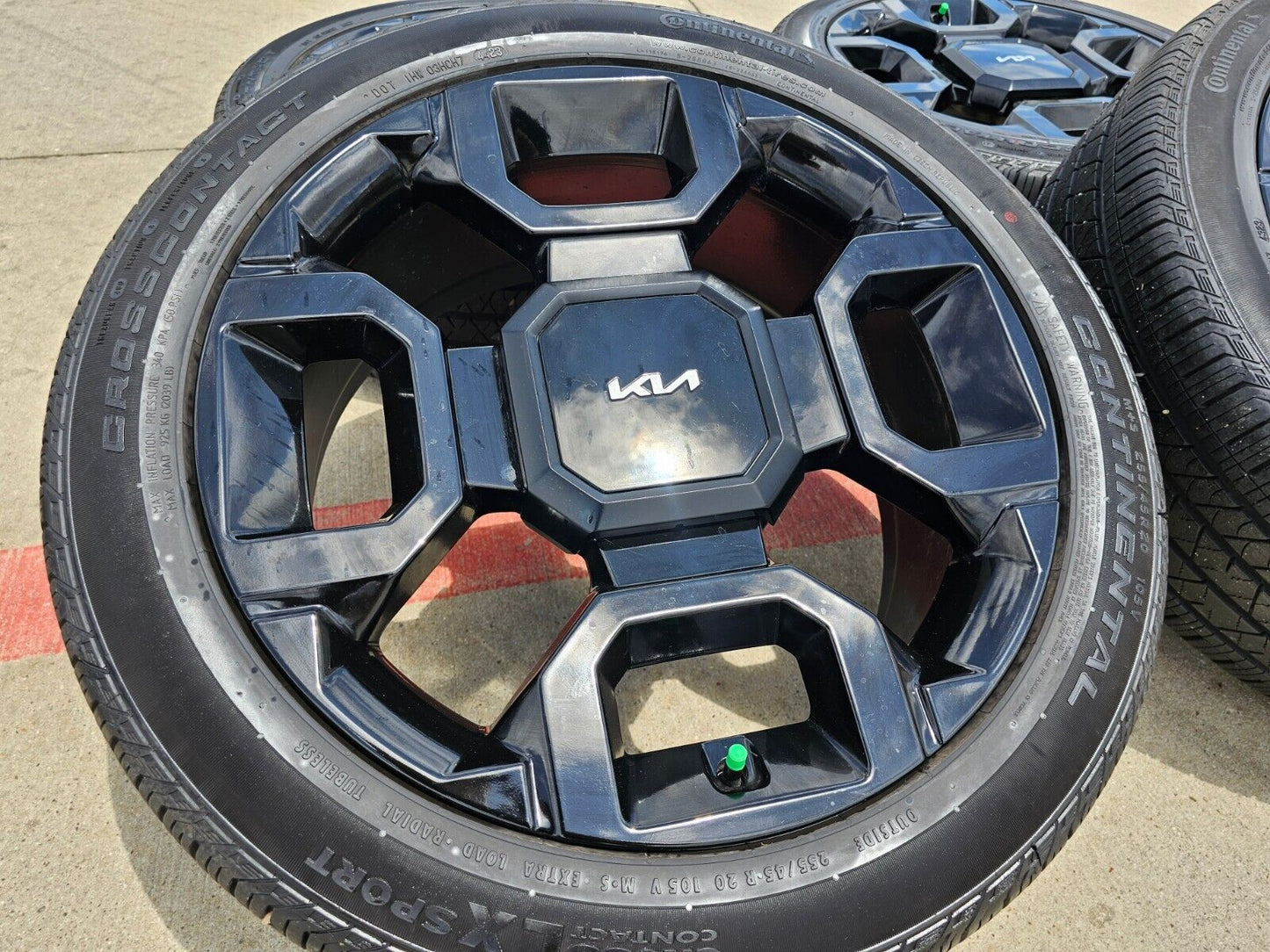 20" Kia Sorento X-PRO OEM wheels rims tires Telluride Sedona 2023 2024 2025 NEW