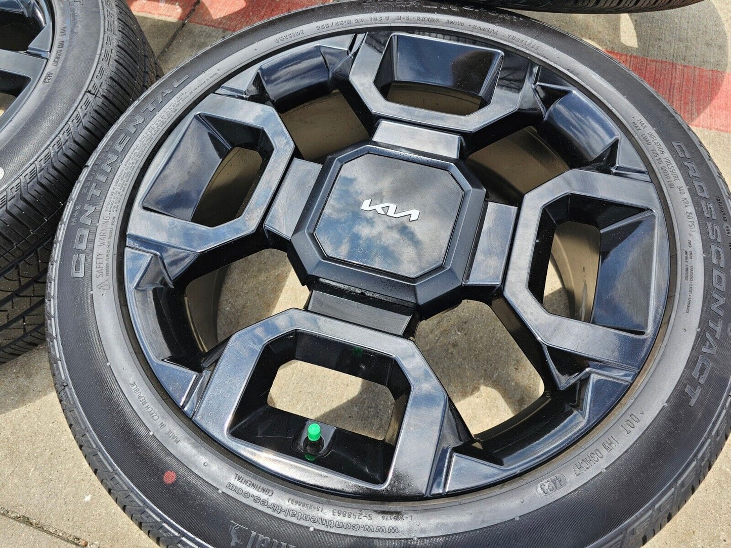 20" Kia Sorento X-PRO OEM wheels rims tires Telluride Sedona 2023 2024 2025 NEW