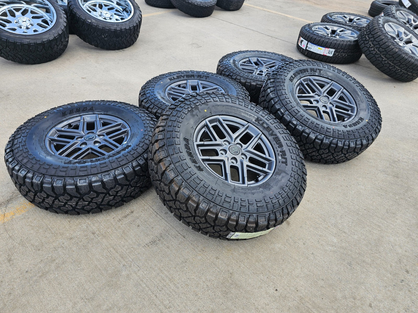 17" Jeep Wrangler Rubicon OEM wheels rims 51649 Gladiator tires NEW 35"