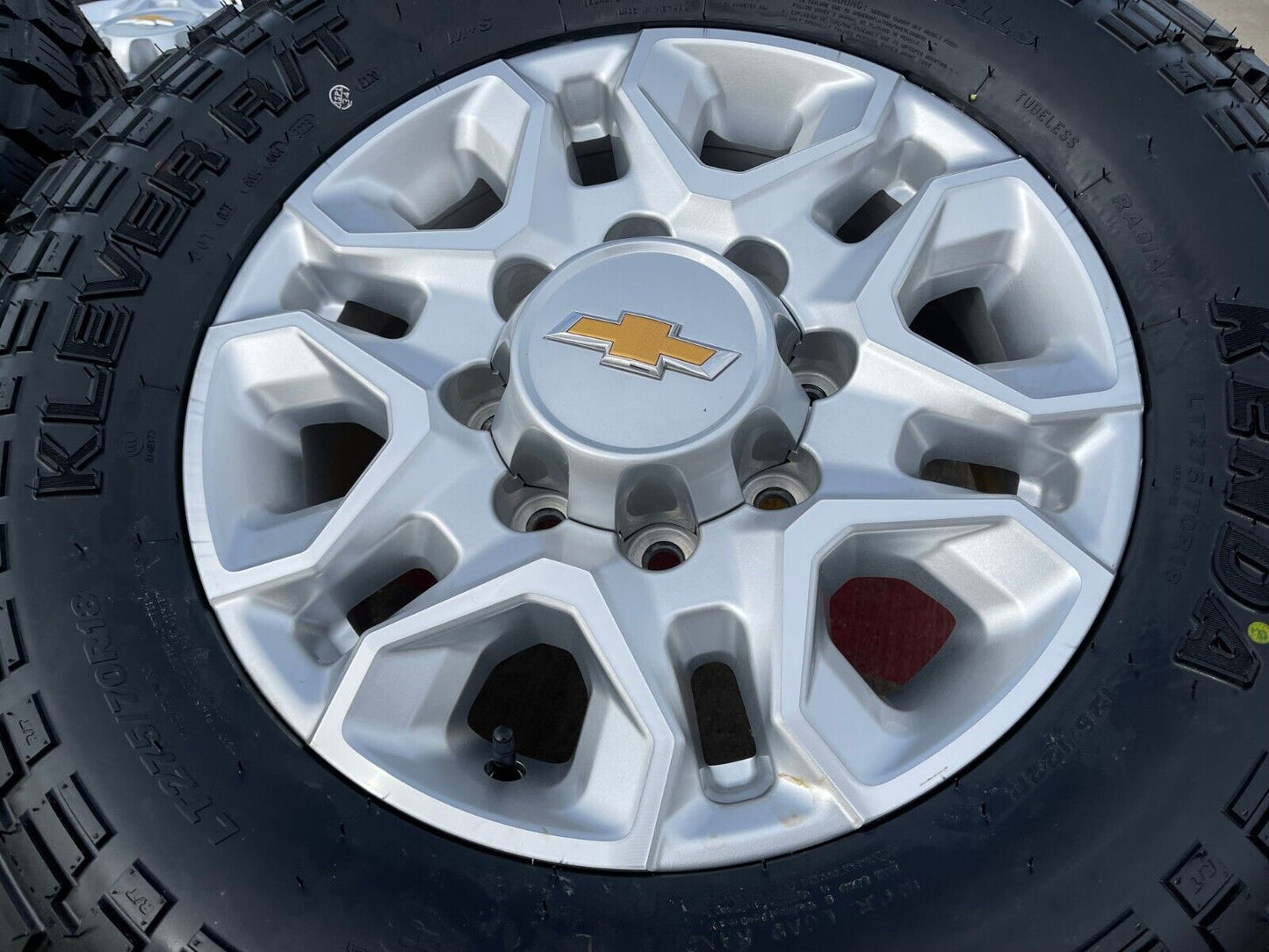 18" Chevy Silverado 2500 3500 OEM 5959 wheels rims tires 2022 2023 2024 2025 NEW