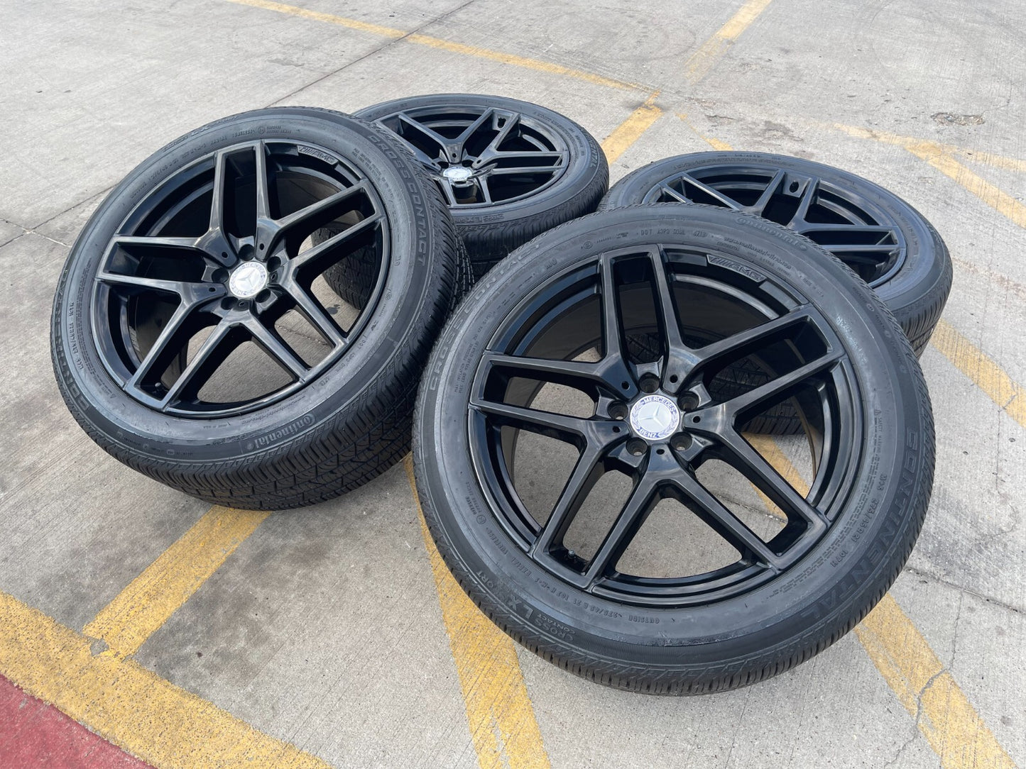 21" Mercedes GLE AMG OEM black wheels rims 85491 85490 tires