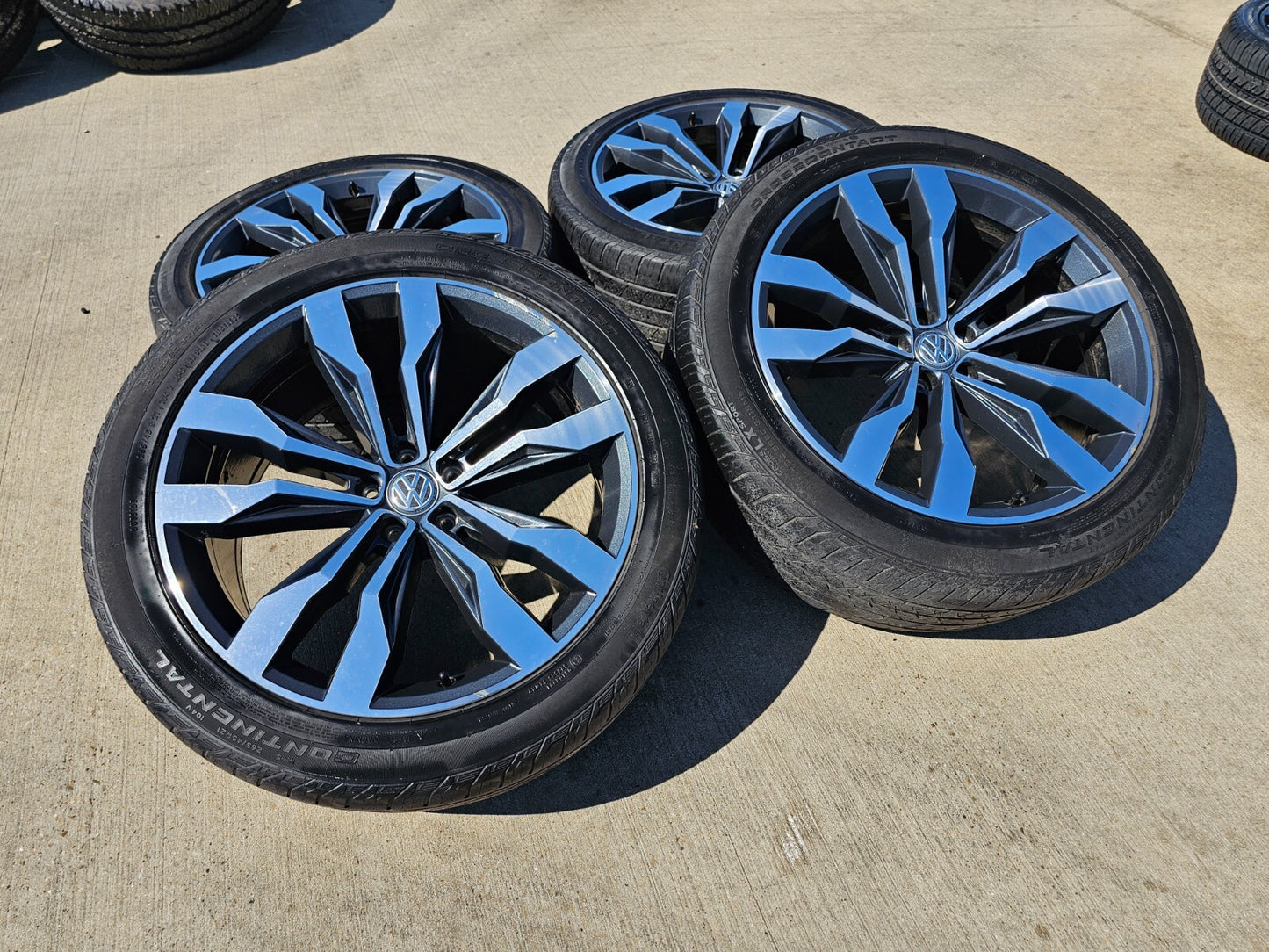 21" VW Atlas SEL R-Line OEM 70077 wheels rims tires