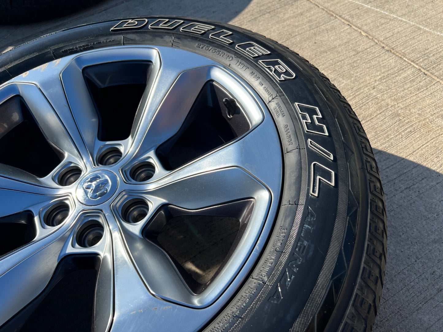 20" Dodge Ram 1500 OEM Laramie wheels rims 2681 tires