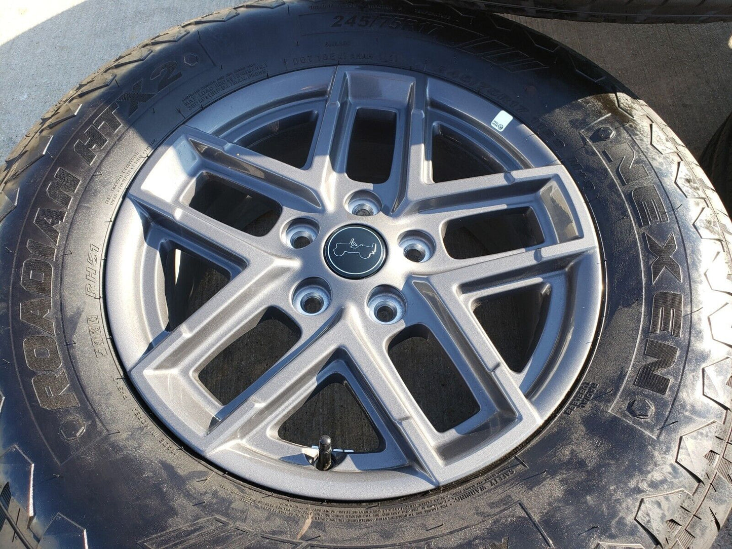 17" Jeep Wrangler Rubicon Sport OEM wheels rims 51649 Gladiator 2024 2025 NEW