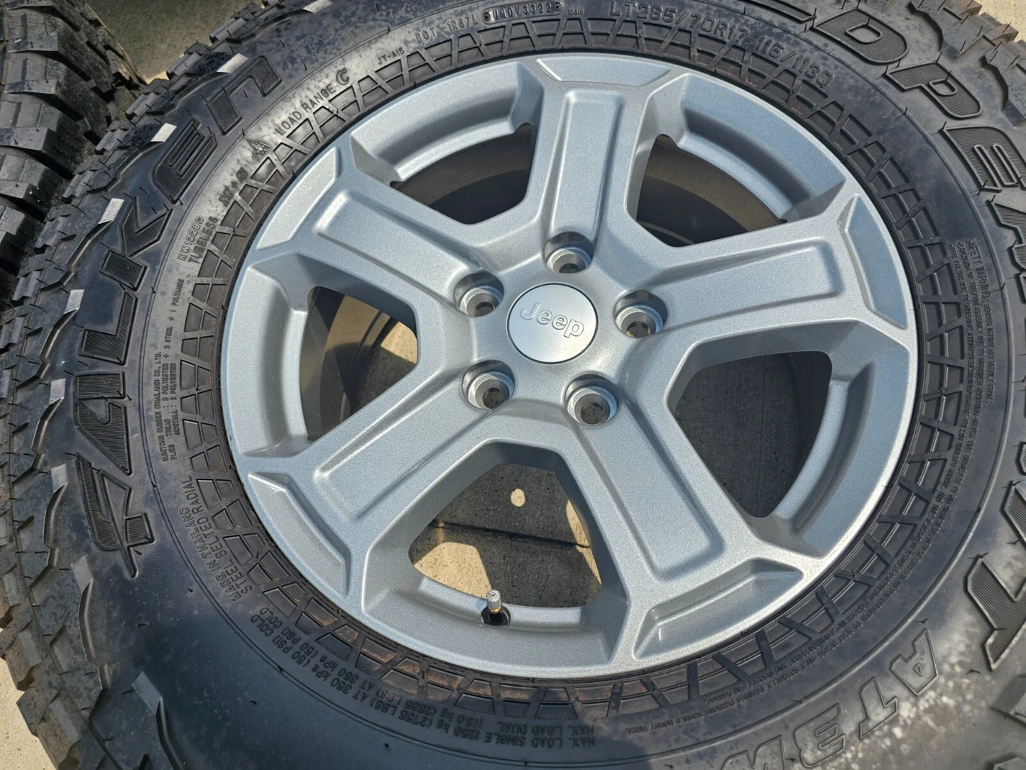 17" Jeep Wrangler Sport OEM wheels rims tires 9216 Gladiator