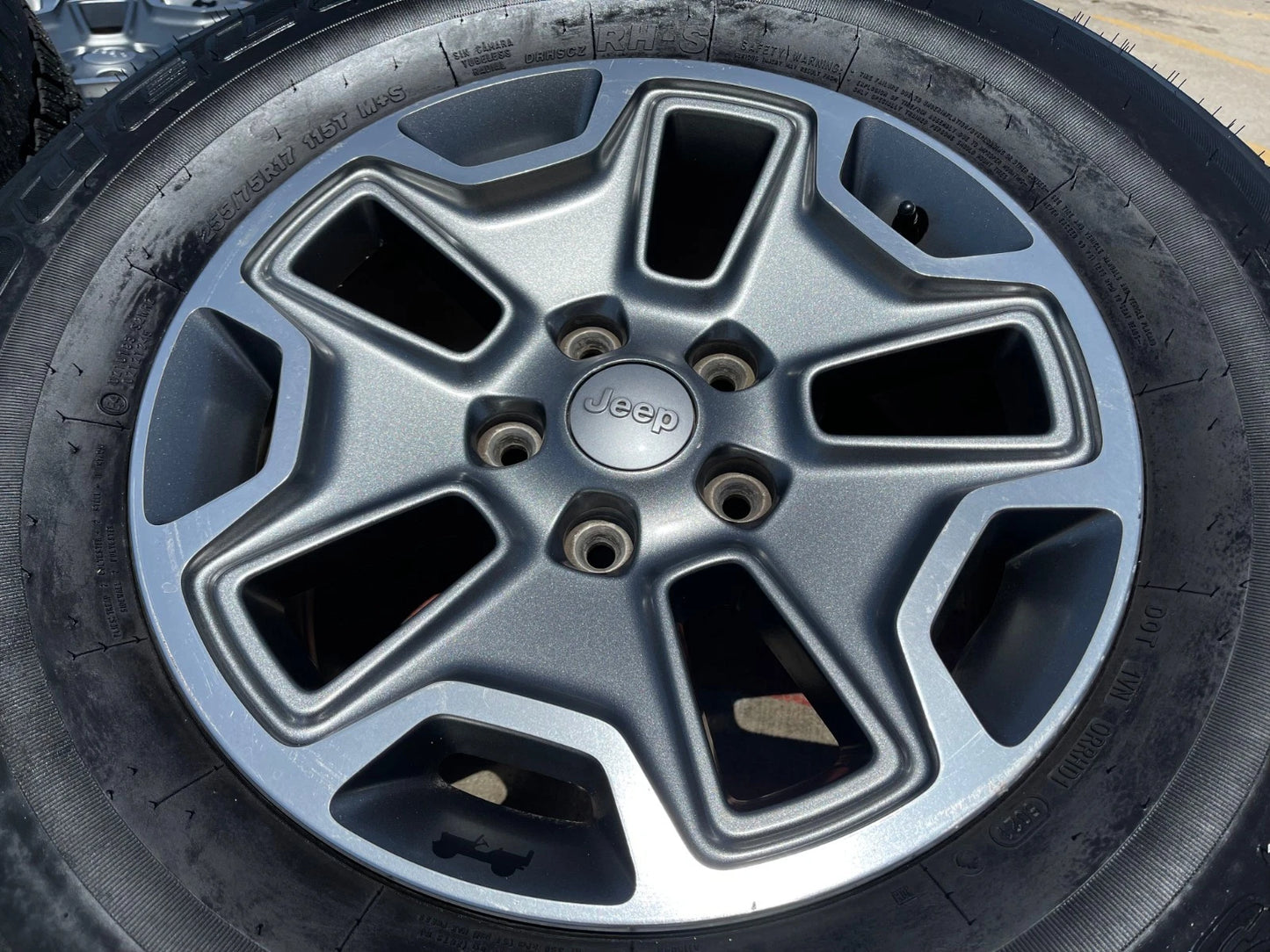 17" Jeep Wrangler Gladiator OEM Rubicon wheels rims 9118 tires