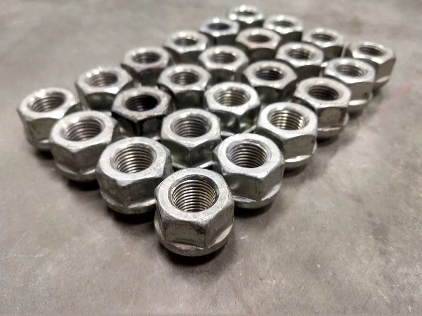 (24) 14x1.5 OEM GM lug nuts open end 1500 Chevy Silverado GMC Cadillac 1999-2026