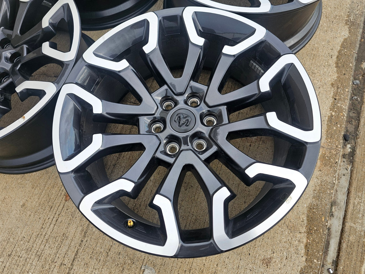 22" Dodge Ram 1500 OEM LIMITED Laramie 63497 wheels rims 2024 2025 2026 NEW