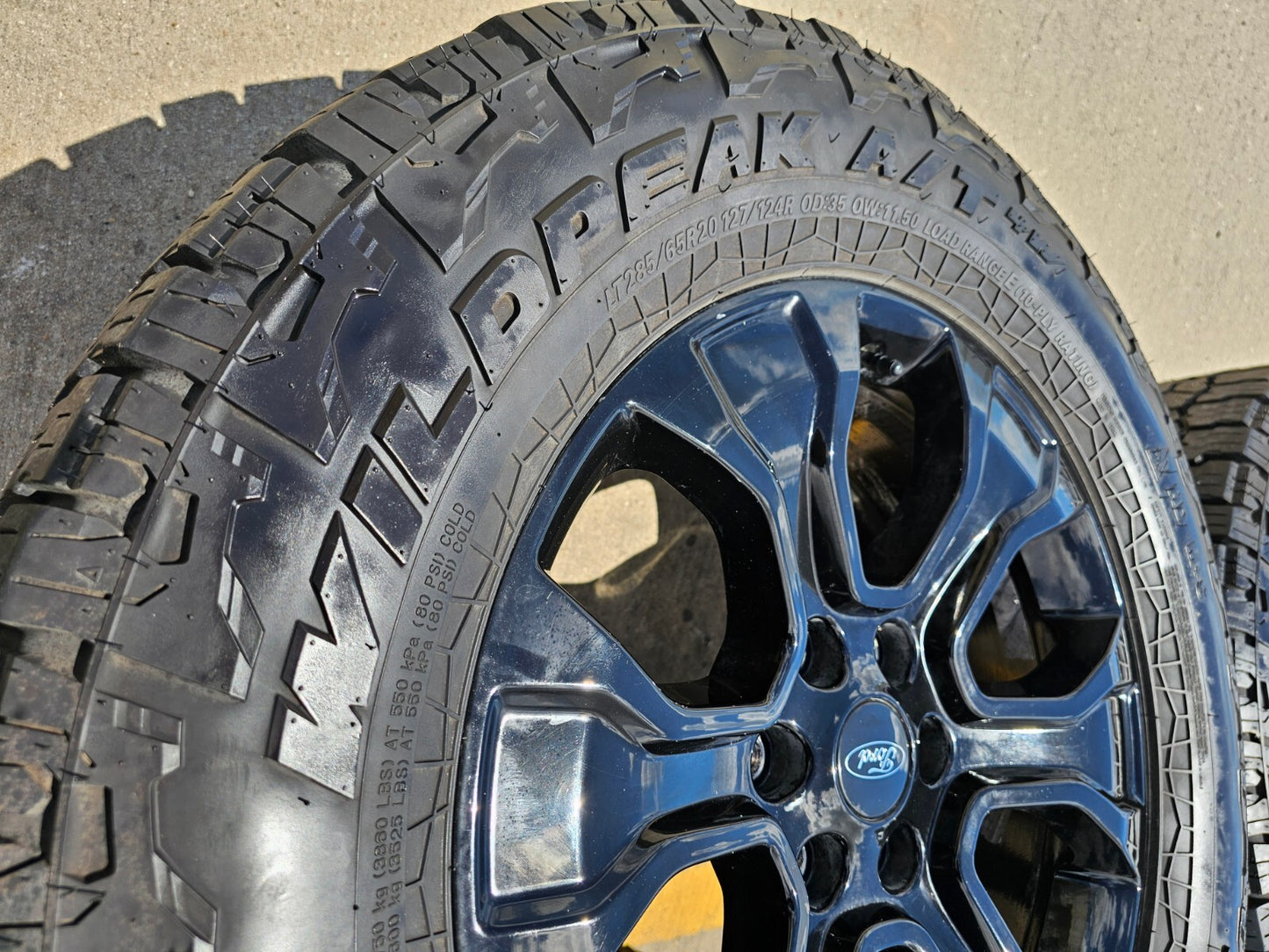 20" Ford F-150 PLATINUM OEM rim wheel 10348 Expedition FALKEN A/T4 35"