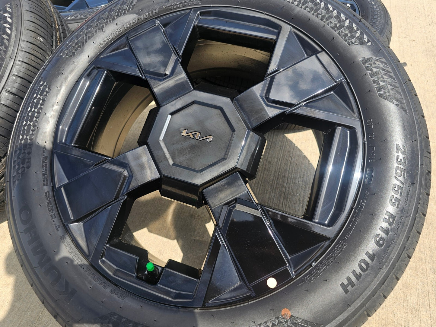 19" Kia Sportage Telluride OEM wheels rims tires Sorento Sedona 2025 2026 NEW