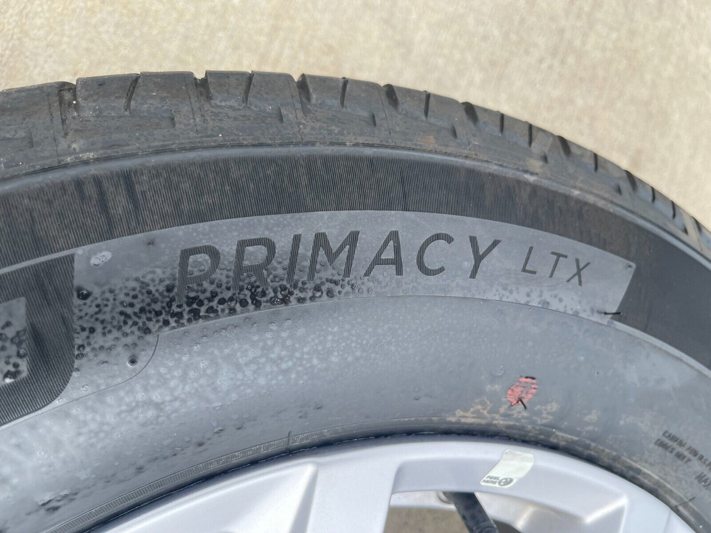 18" Jeep Grand Cherokee L OEM wheels rims 95198 Durango tires MICHELIN