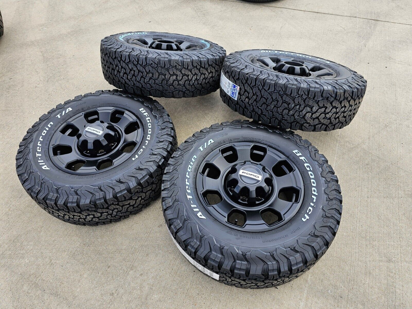18" Ford F-250 F-350 OEM TREMOR rims wheels 10482 BFG 33" tires 2024 2025 NEW