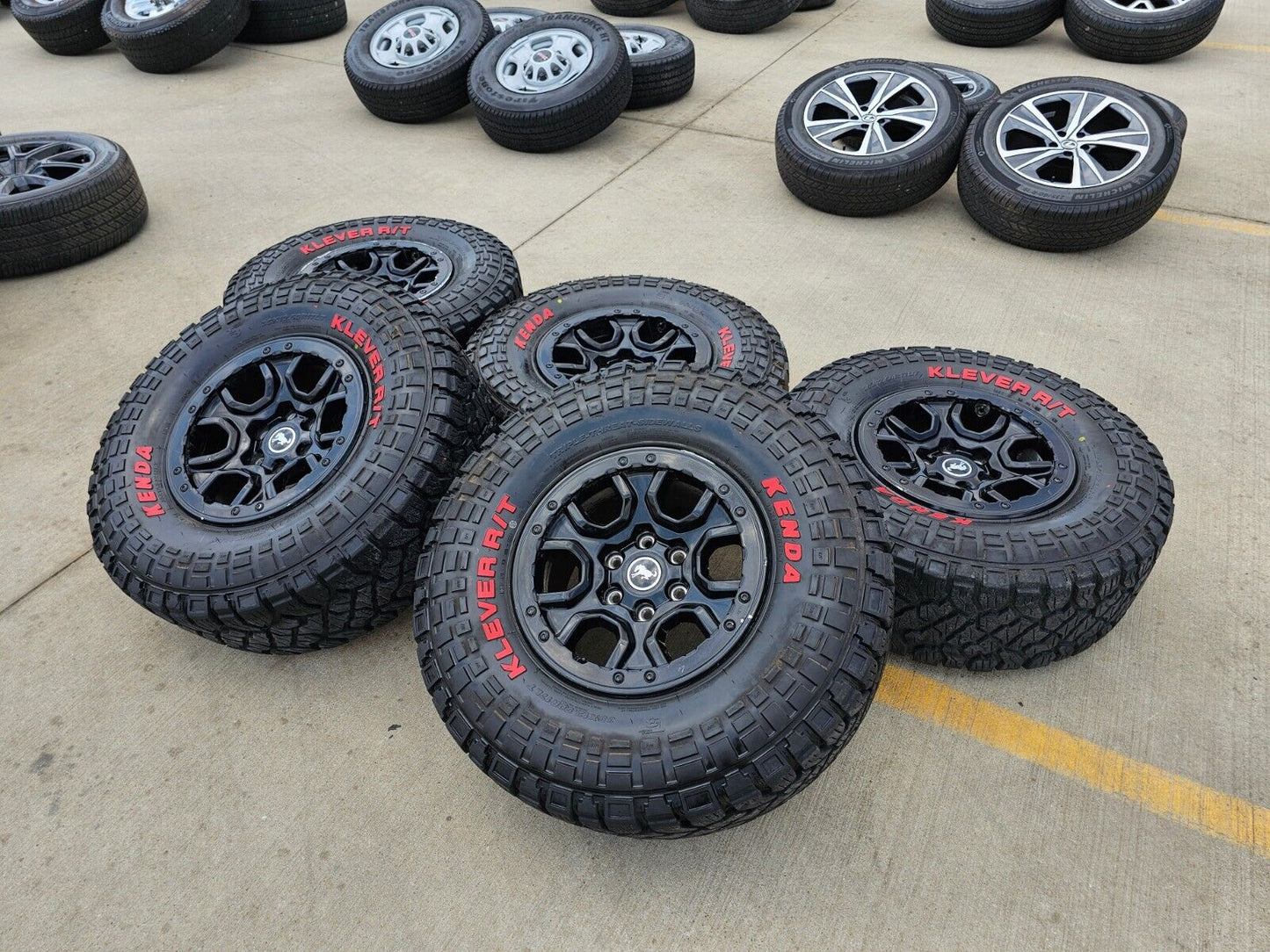 17" Ford Bronco HERITAGE SASQUATCH wheels rims BEADLOCK 10388 KENDA 35"