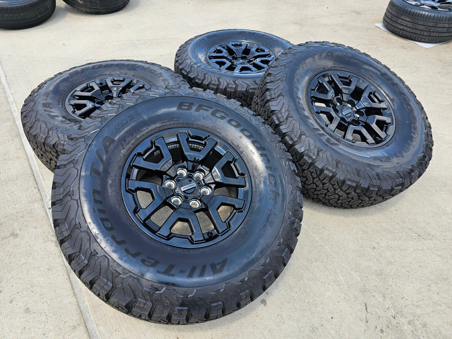 17" Ford F-150 Raptor Bronco OEM rims wheels 10461 tires 37" BFG NEW