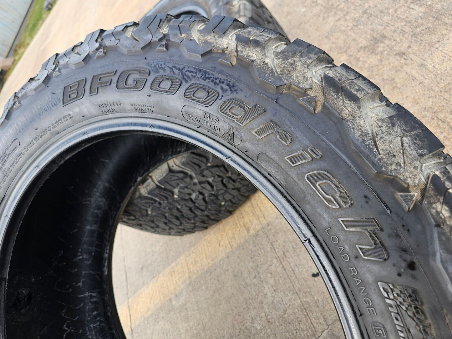 (1) 35x12.5x22 BFGoodrich BFG All Terrain A/T T/A KO2 tire 117R E 10 PLY