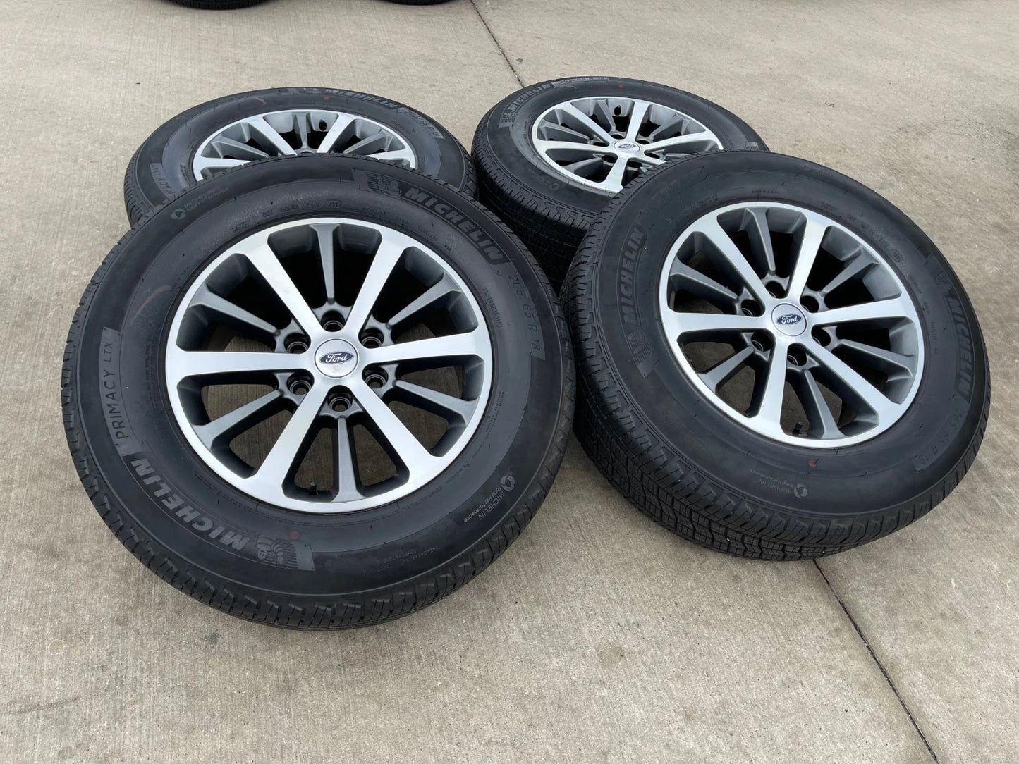 18" Ford F-150 Expedition 10142 OEM rims wheels tires MICHELIN NEW