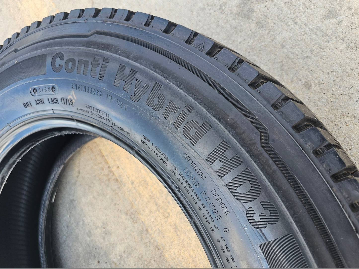 (1) 225/70/19.5 Continental Conti Hybrid HD3 tire 225/70r19.5 LT 14 PLY
