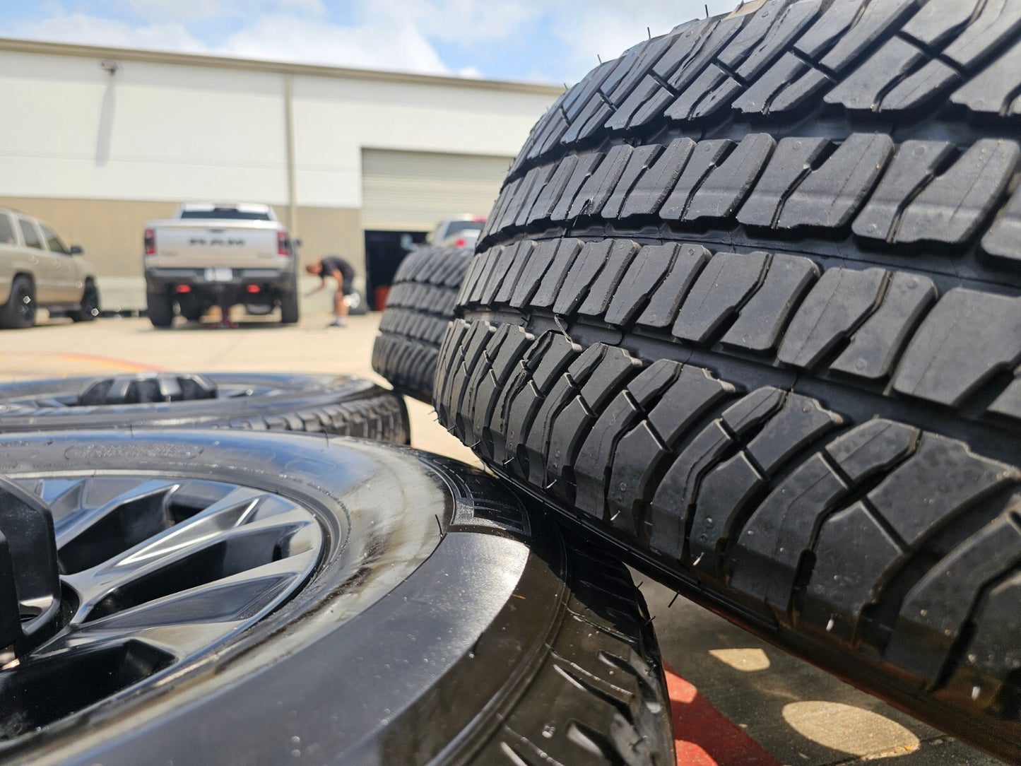 18" Ford F-250 F-350 OEM rims wheels 10097 tires MICHELIN NEW