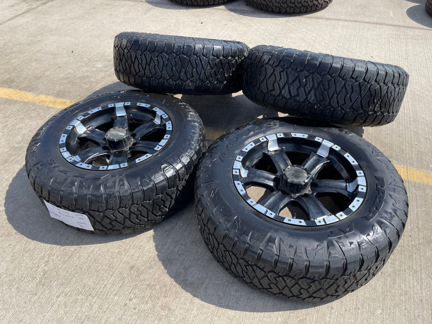 17" 17x8.5 MB Chaos Ford Expedition F-150 6x135 wheels rims tires