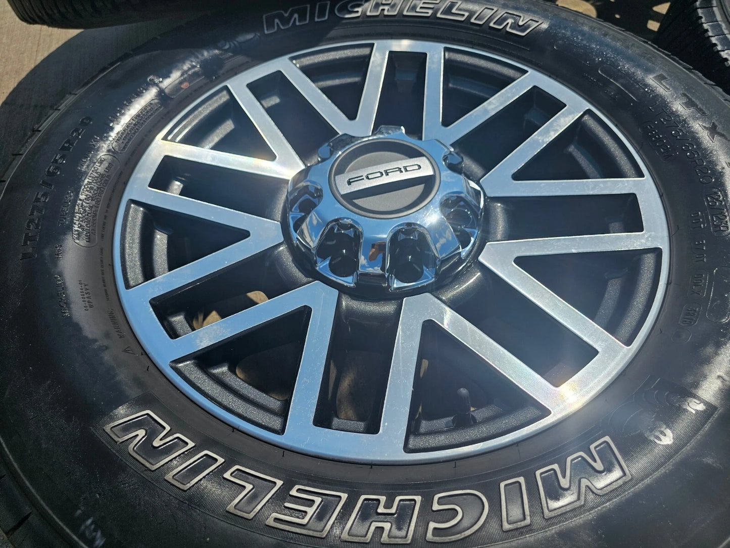 20" Ford F-250 F-350 OEM 10104 LARIAT rims wheels tires
