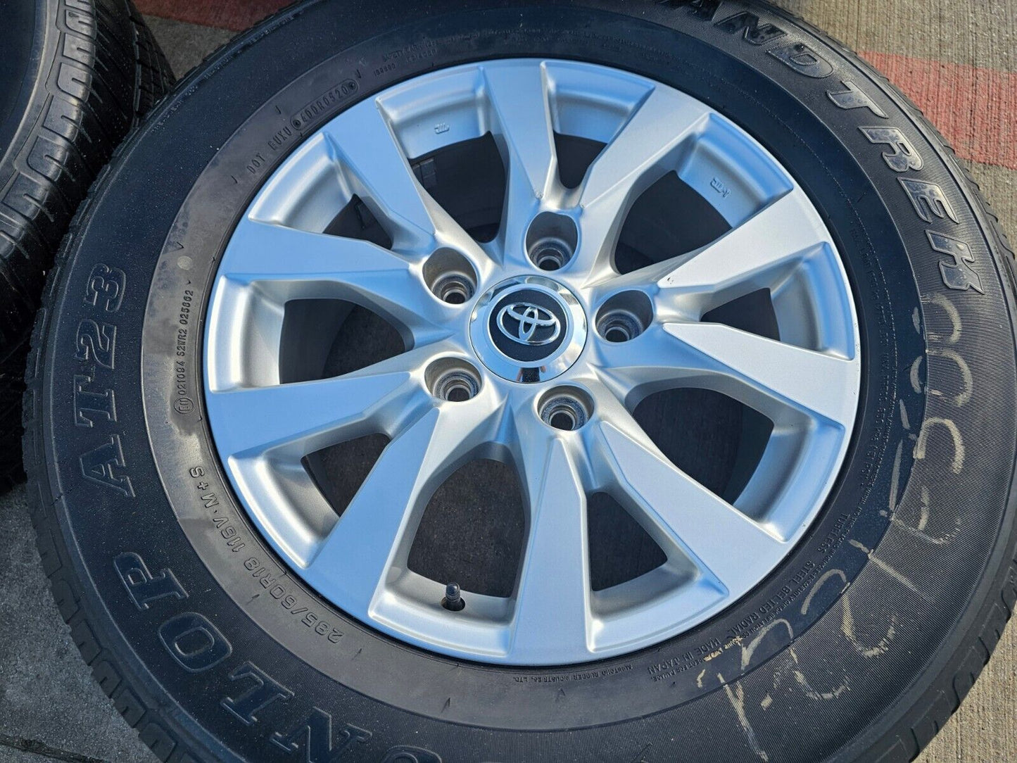 18" Toyota Land Cruiser OEM 75195 LX570 Sequoia Tundra wheels rims 5x150