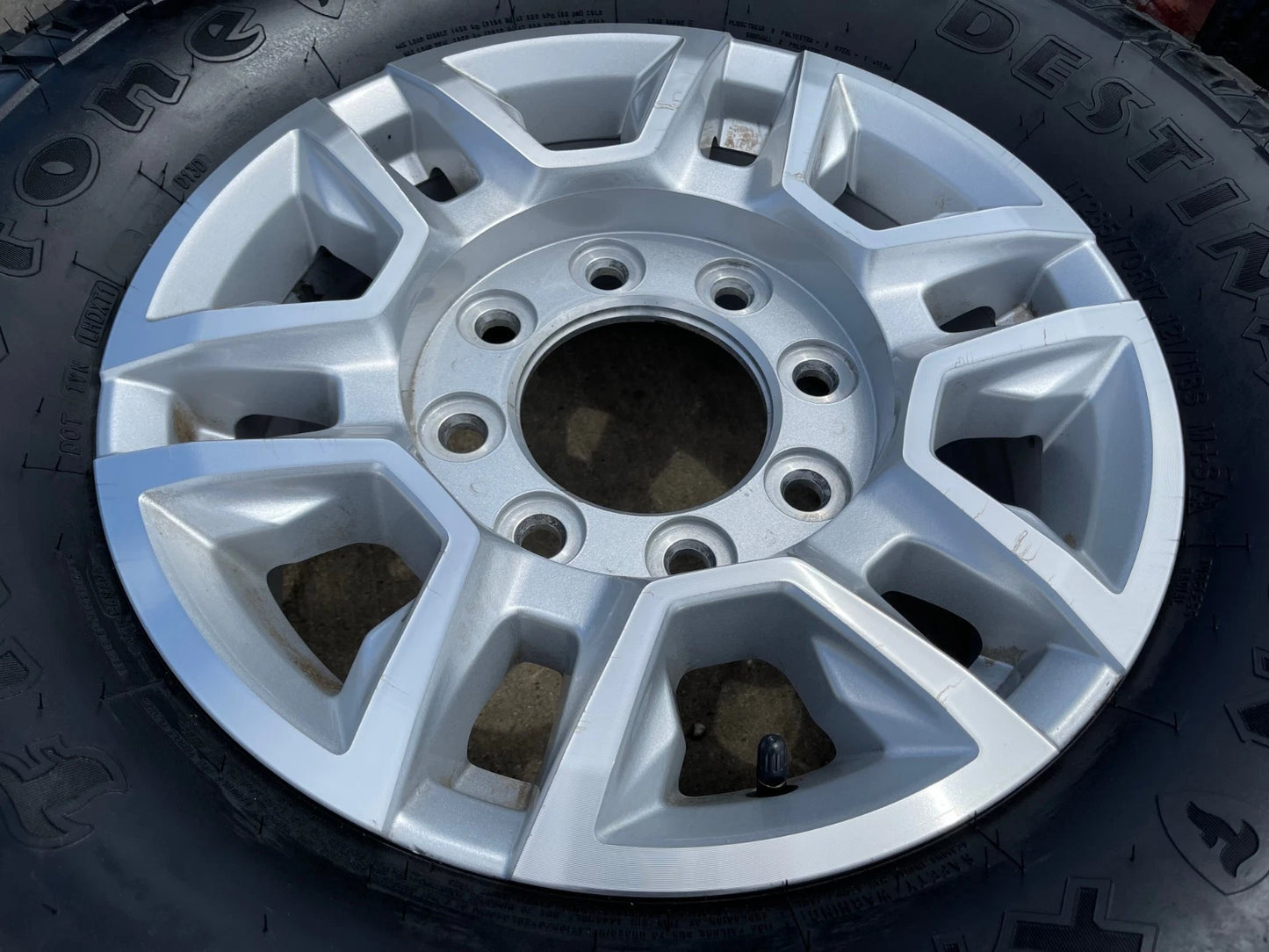 17" Chevy Silverado GMC Sierra 2500 OEM 5948 wheels rims FIRESTONE X/T 33"