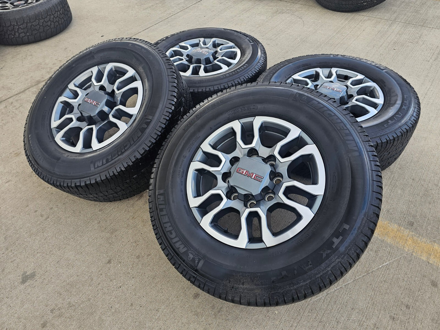 18" GMC Sierra AT4X Chevy Silverado 2500 3500 OEM 5949 wheels rims MICHELIN