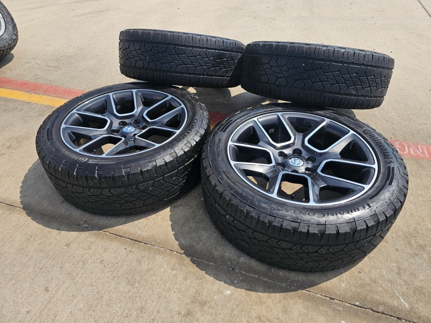 22" Dodge Ram 1500 OEM LIMITED Laramie wheels rims charcoal 2725 2684