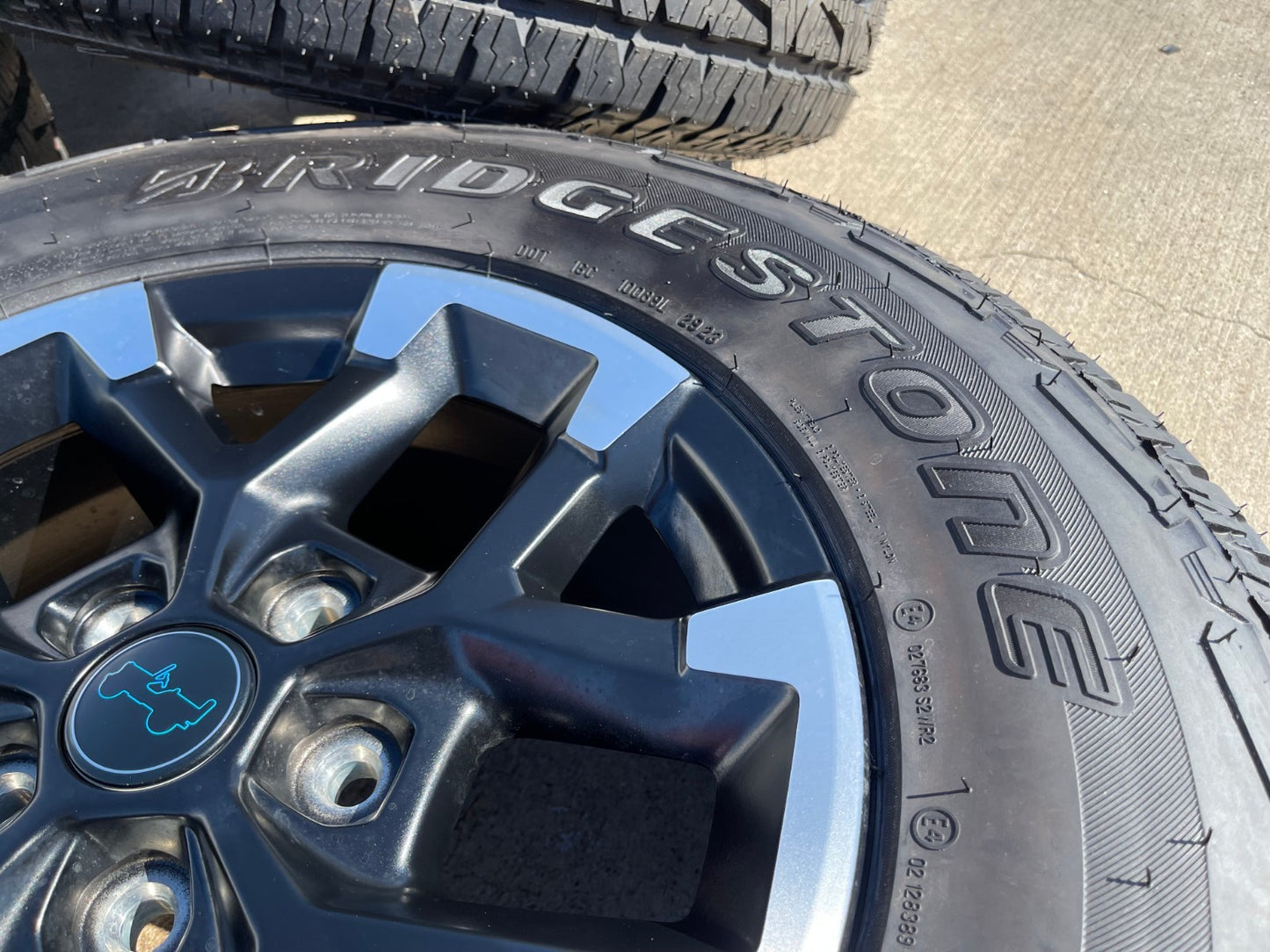 17" Jeep Wrangler Rubicon OEM Black wheels rims 9328 Gladiator 2025 2026 NEW