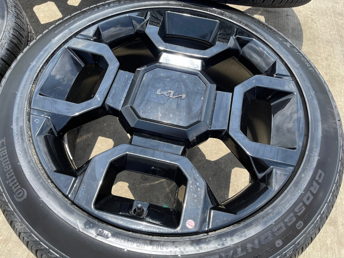 20" Kia Sorento X-PRO OEM wheels rims tires Telluride Sedona 2023 2024 2025 NEW