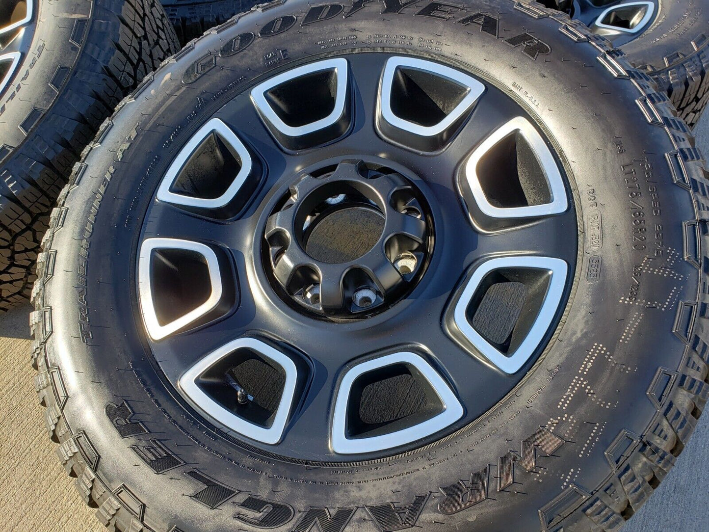 20" Ford F-250 F-350 OEM Lariat Platinum wheels rims 10486 A/T tires 2023 2024