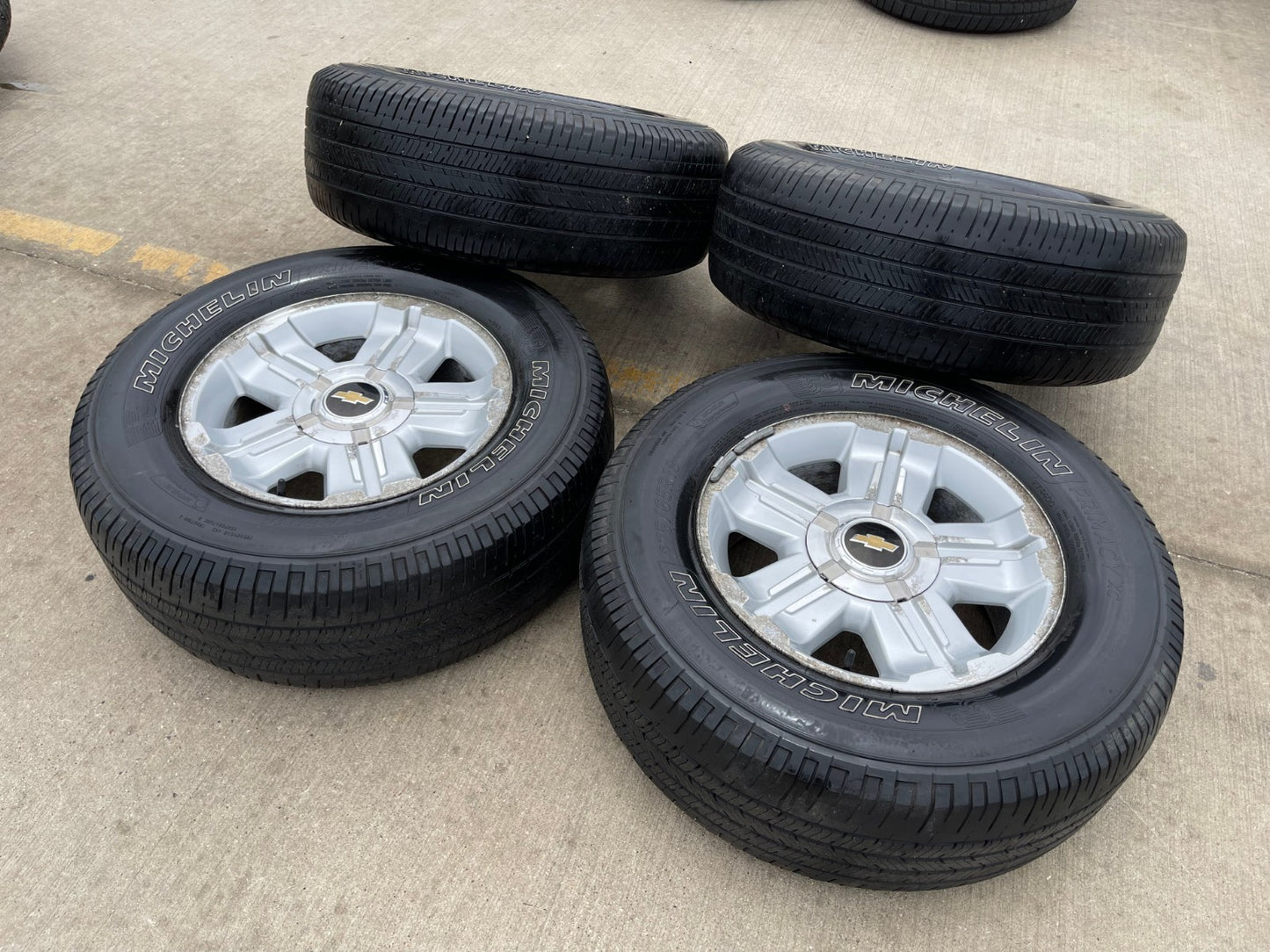 18" Chevy Tahoe Suburban Z71 OEM 5300 wheels rims tires Silverado 1500