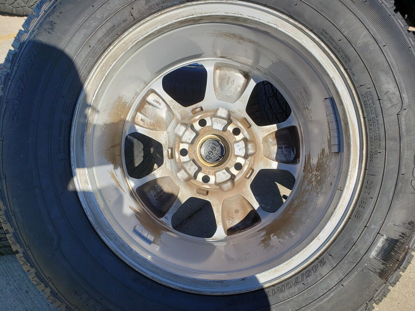 17" Jeep Grand Cherokee OEM wheels rims 9135 tires