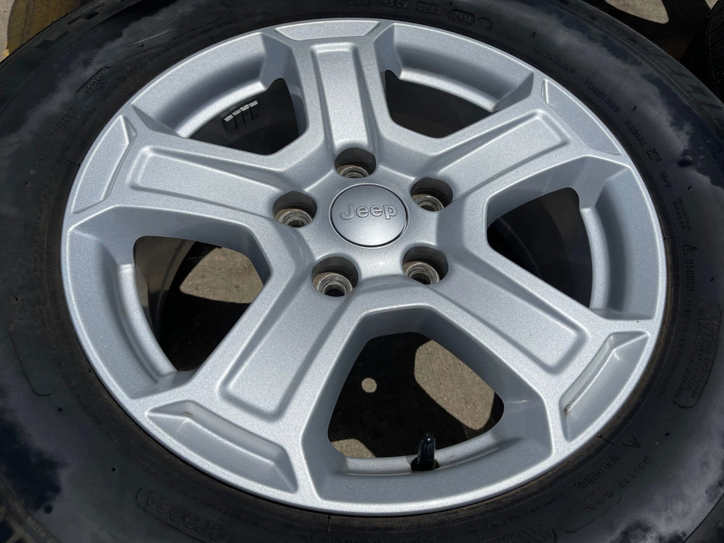 17" Jeep Wrangler Rubicon OEM wheels rims 9216 Gladiator tires MICHELIN