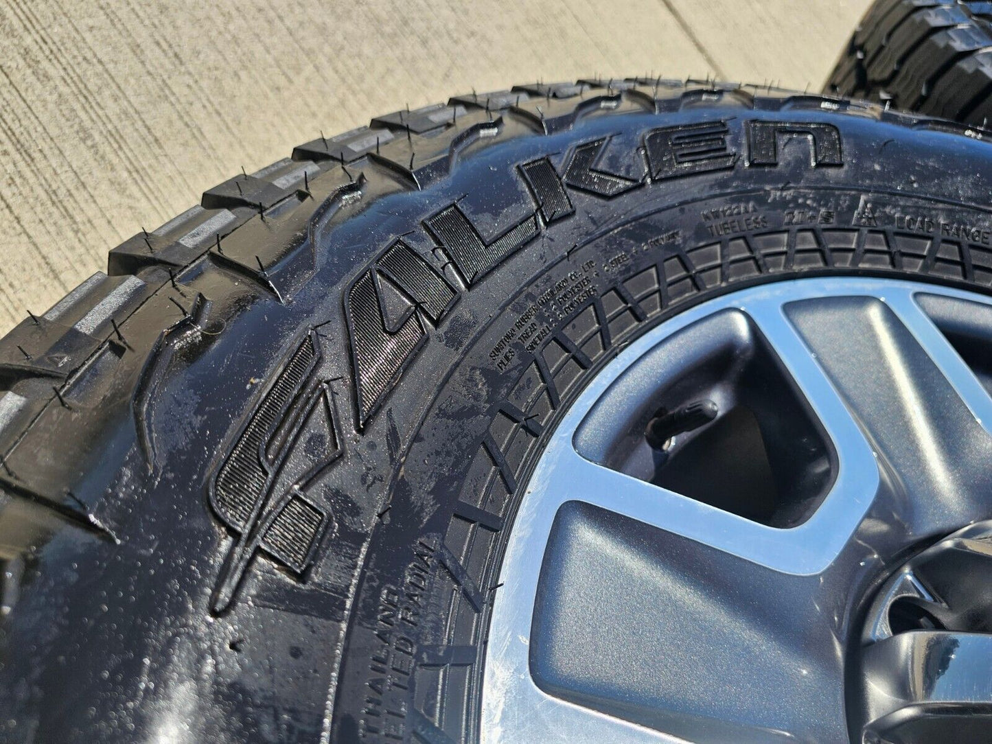 18" Ford F-250 F-350 TREMOR FX-4 OEM wheels 10298 tires FALKEN 35"