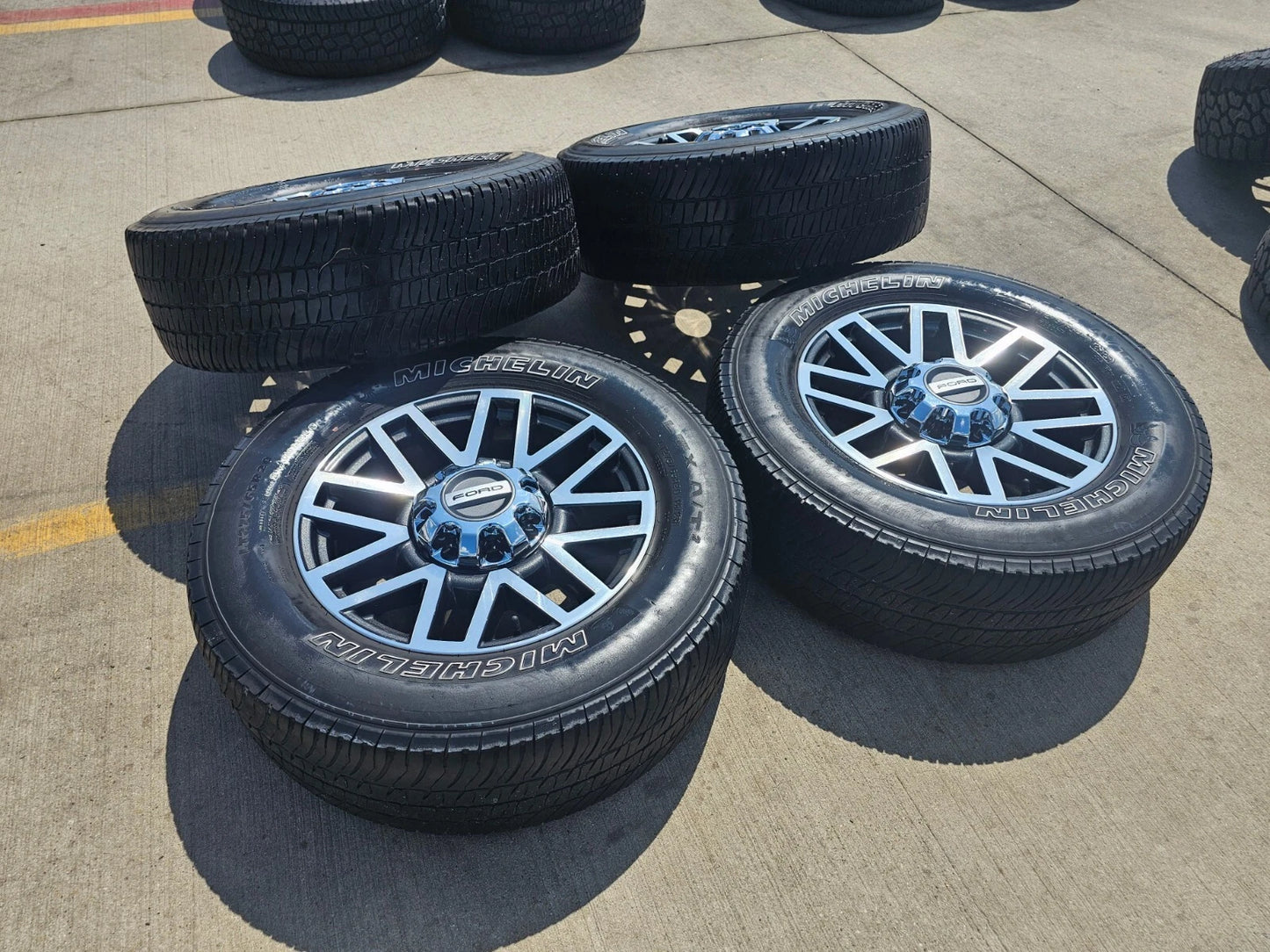 20" Ford F-250 F-350 OEM 10104 LARIAT rims wheels tires