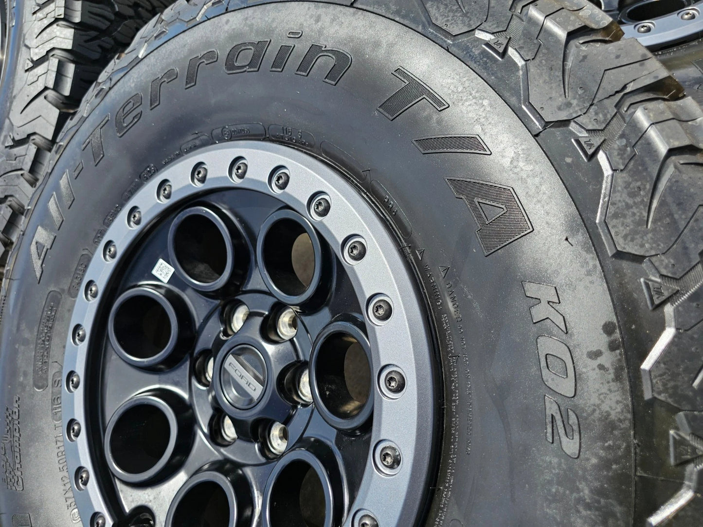17" Ford F-150 Raptor OEM BEADLOCK rims wheels BFG KO2 37" tires NEW