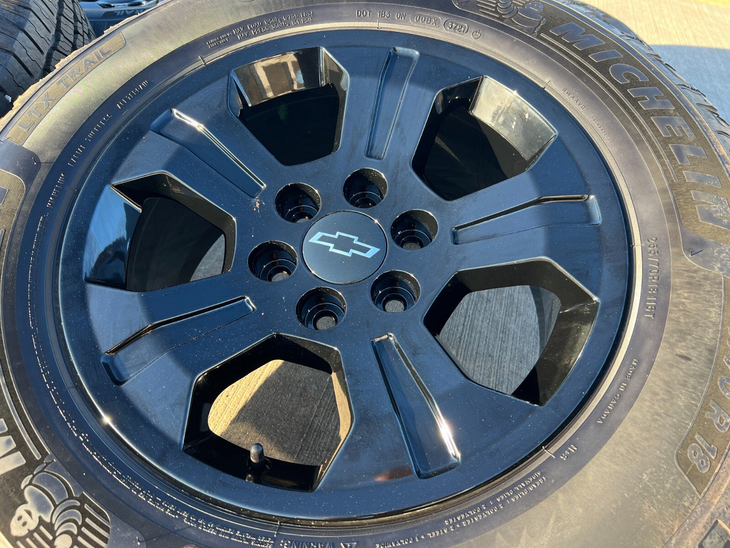 18" Chevy Tahoe Suburban Z71 OEM 5647 5753 wheels tires Silverado MICHELIN NEW