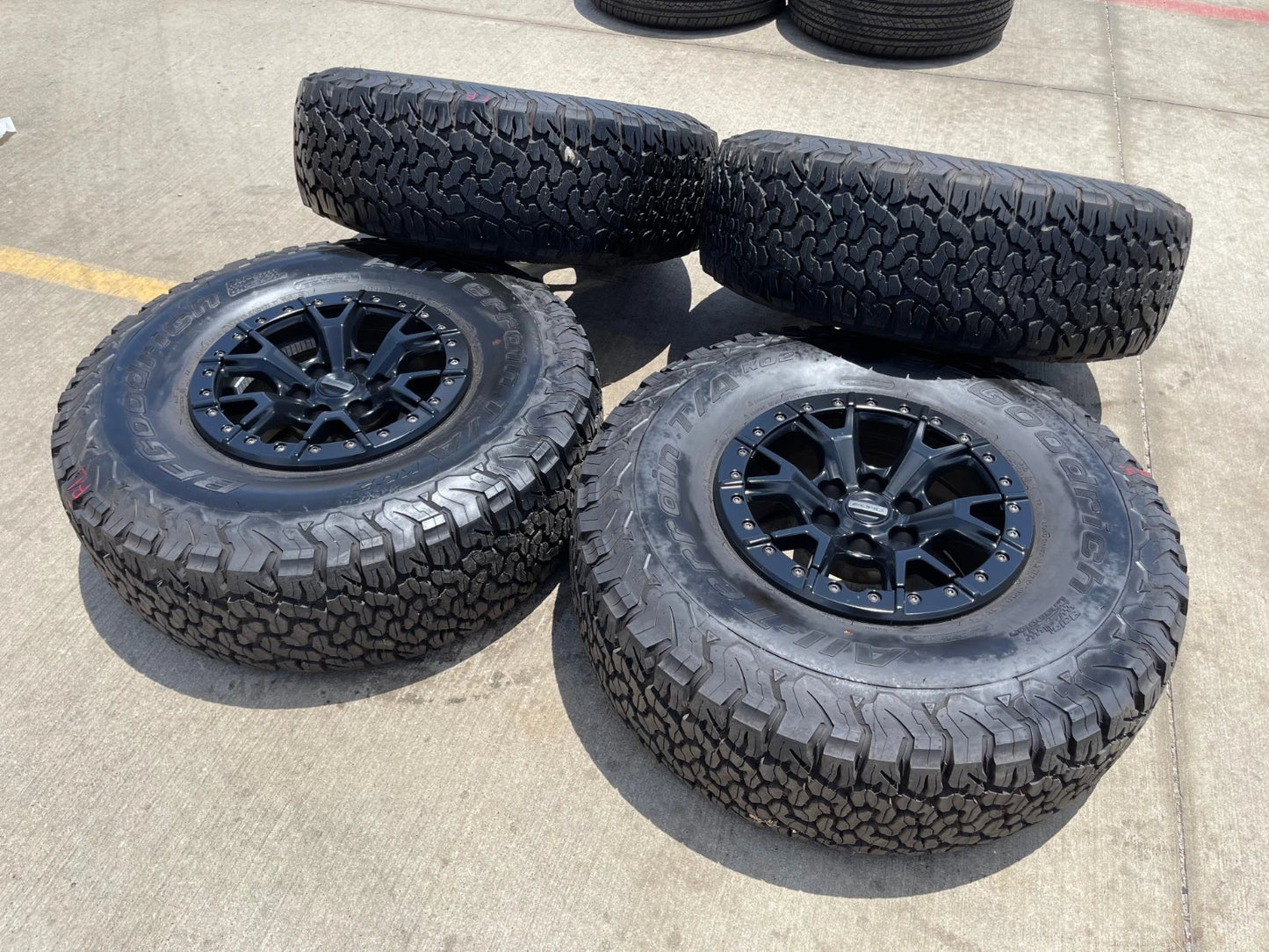 17" Ford F-150 Raptor R OEM BEADLOCK 10460 rims wheels 37" tires BFG