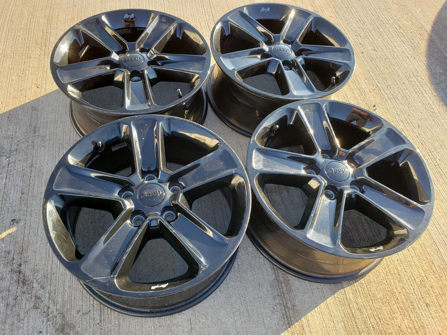 18" Jeep Wrangler Altitude Black OEM 9255 9221 wheels rims 2021 2022 2023 2024