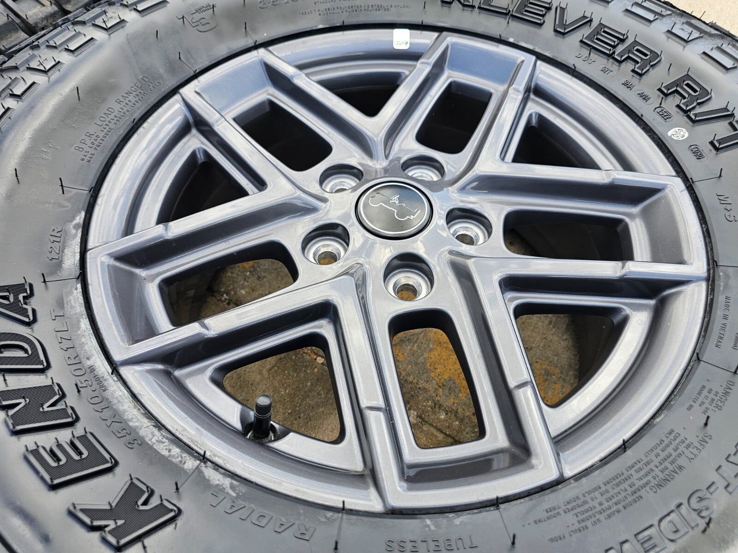 17" Jeep Wrangler Rubicon OEM wheels rims 51649 Gladiator tires NEW 35"