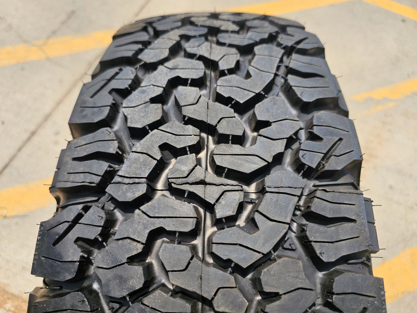 NEW 18" INEOS Grenadier OEM (1) wheel rim tire BFG KO2 A/T FITS 2022-2027