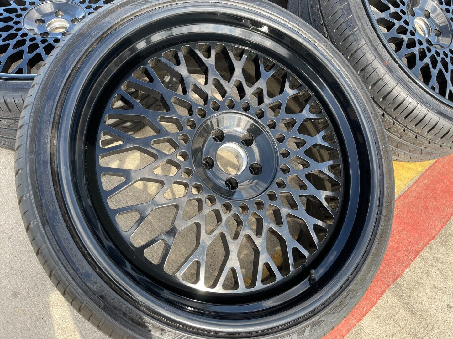 24x9 FORGIATO Rolls Royce Cullinan Phantom wheels rims tires black 5x112