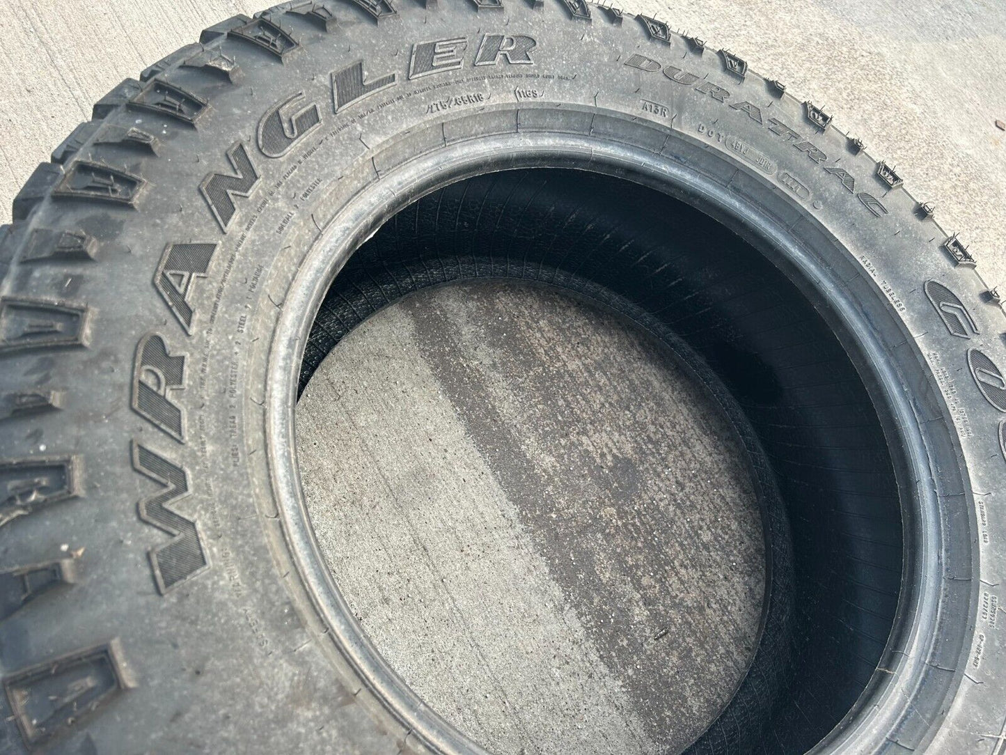 (1) 275/65/18 Goodyear Wrangler Duratrac tire