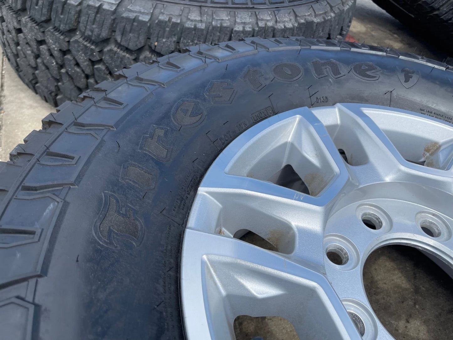 17" Chevy Silverado GMC Sierra 2500 OEM 5948 wheels rims FIRESTONE X/T 33"