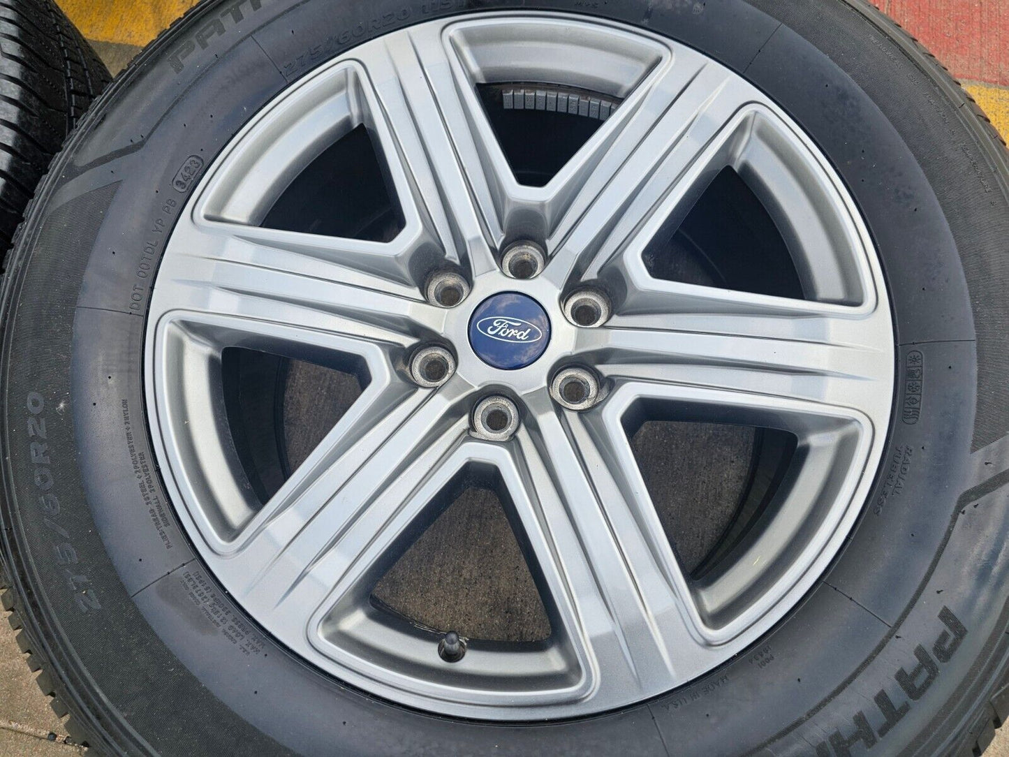 20" Ford F-150 Expedition OEM 10172 10143 wheels rims tires