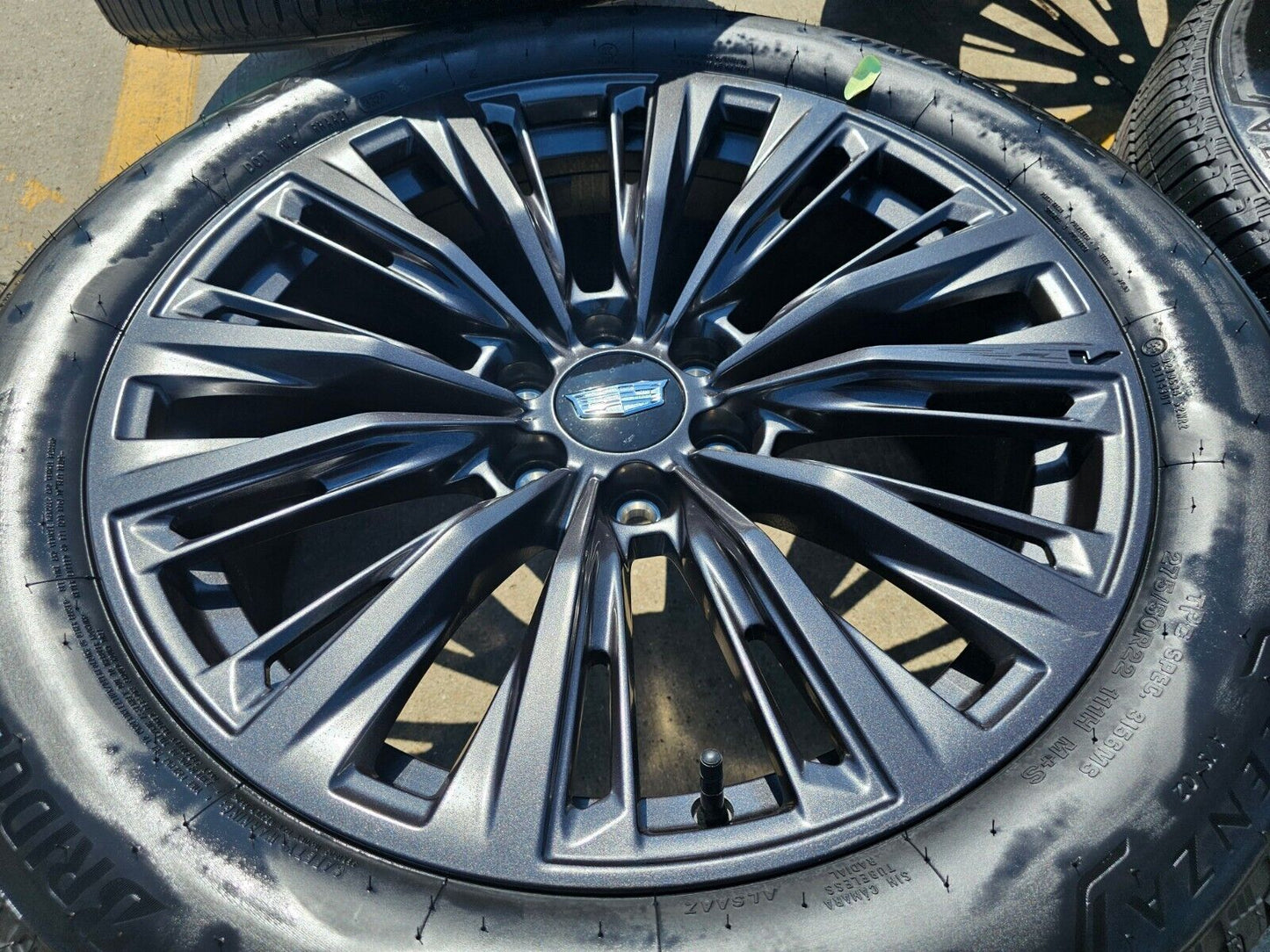 22" Cadillac Escalade V V600 Platinum OEM ORIGINAL wheels rims 2024 2025 NEW