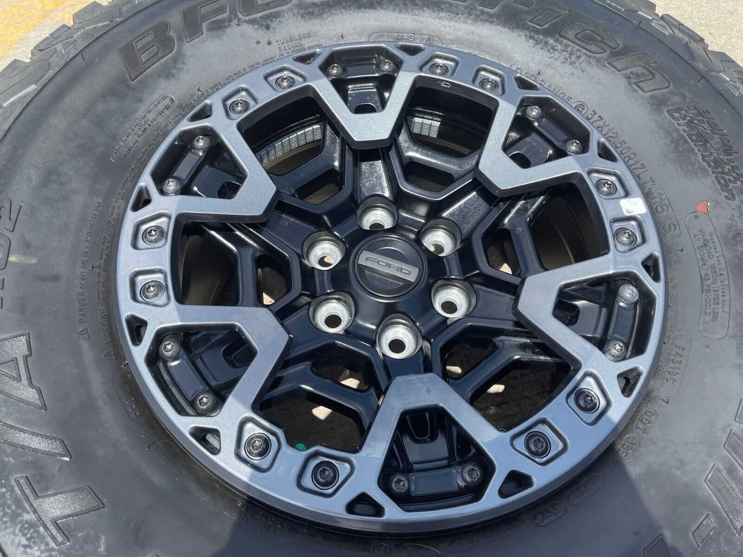 17" Ford F-150 Raptor R OEM BEADLOCK rim wheel 37" tire spare 2024 2025 NEW