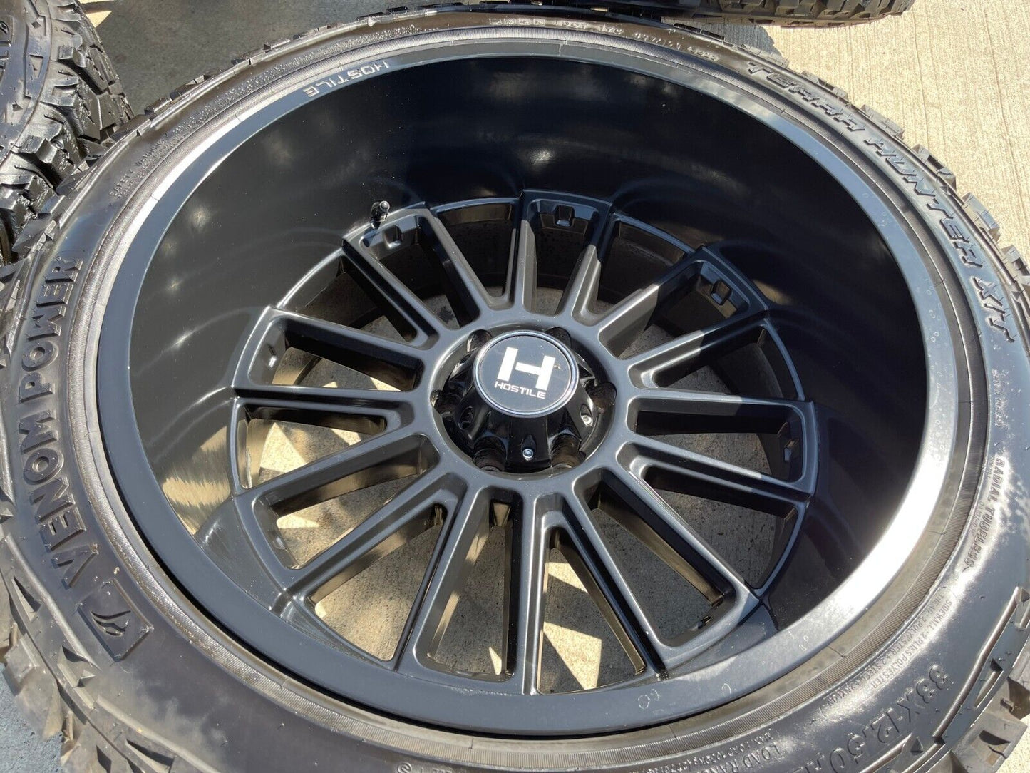22x12 Hostile Predator Ford F-150 Expedition -44 wheels rims 6x135 tires 33"